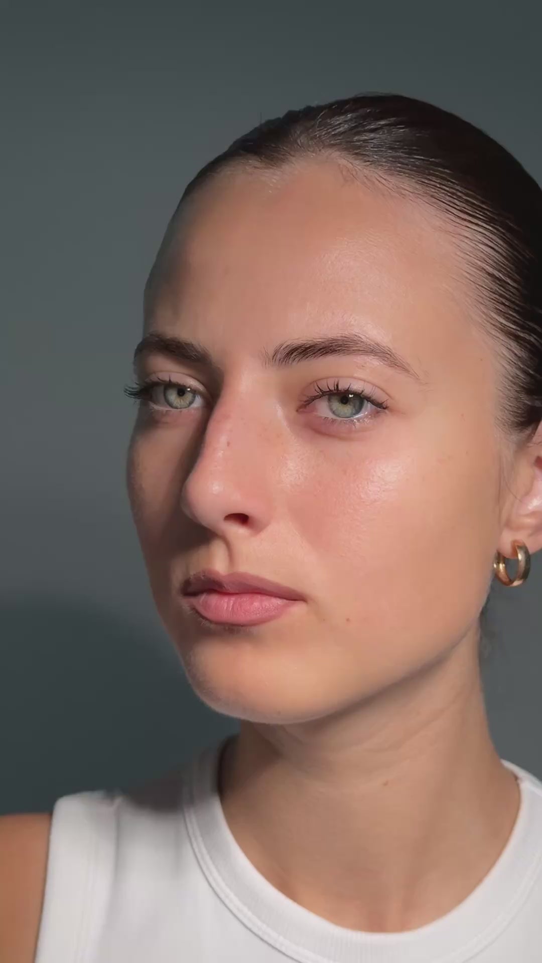 Ielādēt video: Izgaismojošs sejas krēms